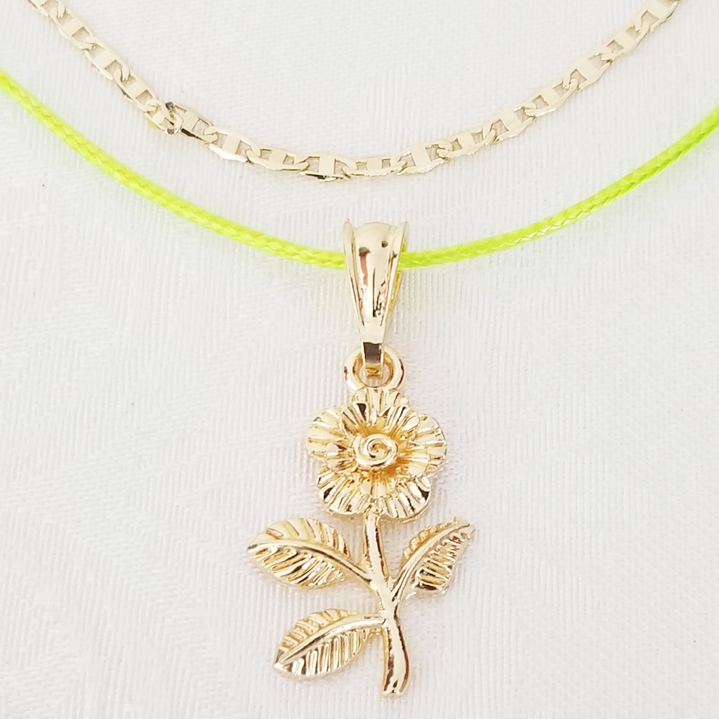 Flower Women's Necklace. 14k Gold Plated. New